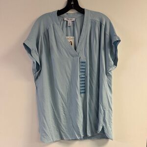 NWT Nine West Light Blue V-Neck Top Size L